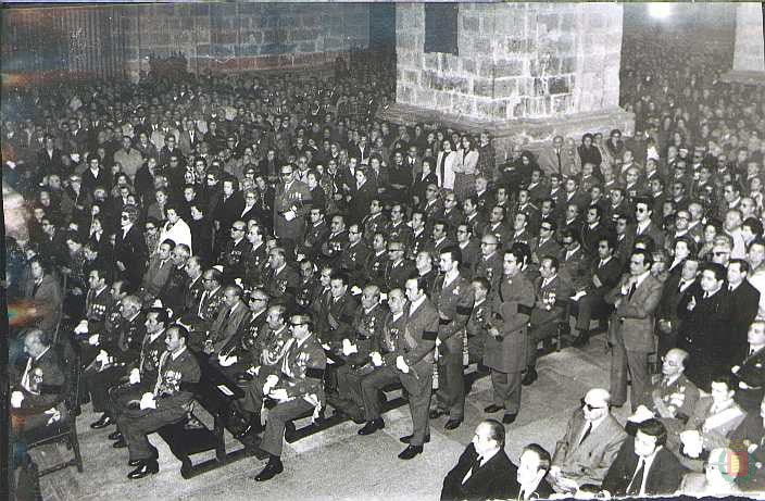 Autoridades civiles y militares de Valladolid asisitieron al funeral.