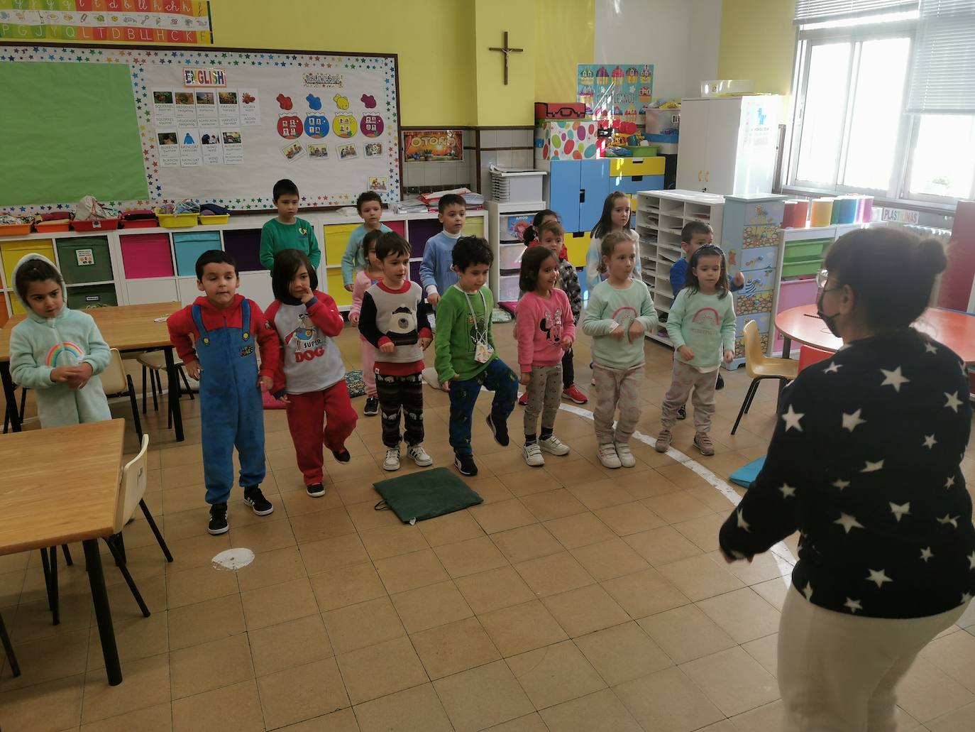 Fotos: Los alumnos del Colegio de La Salle de Valladolid acuden a clase en pijama