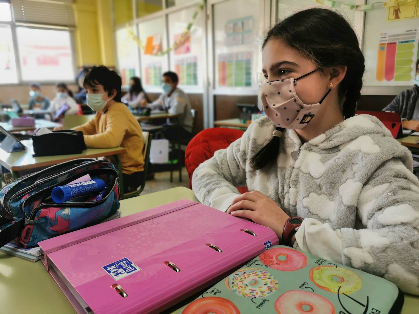 Fotos: Los alumnos del Colegio de La Salle de Valladolid acuden a clase en pijama