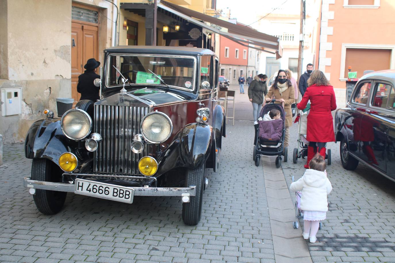 Fotos: Los coches clásicos despiertan admiración en el Cerrato