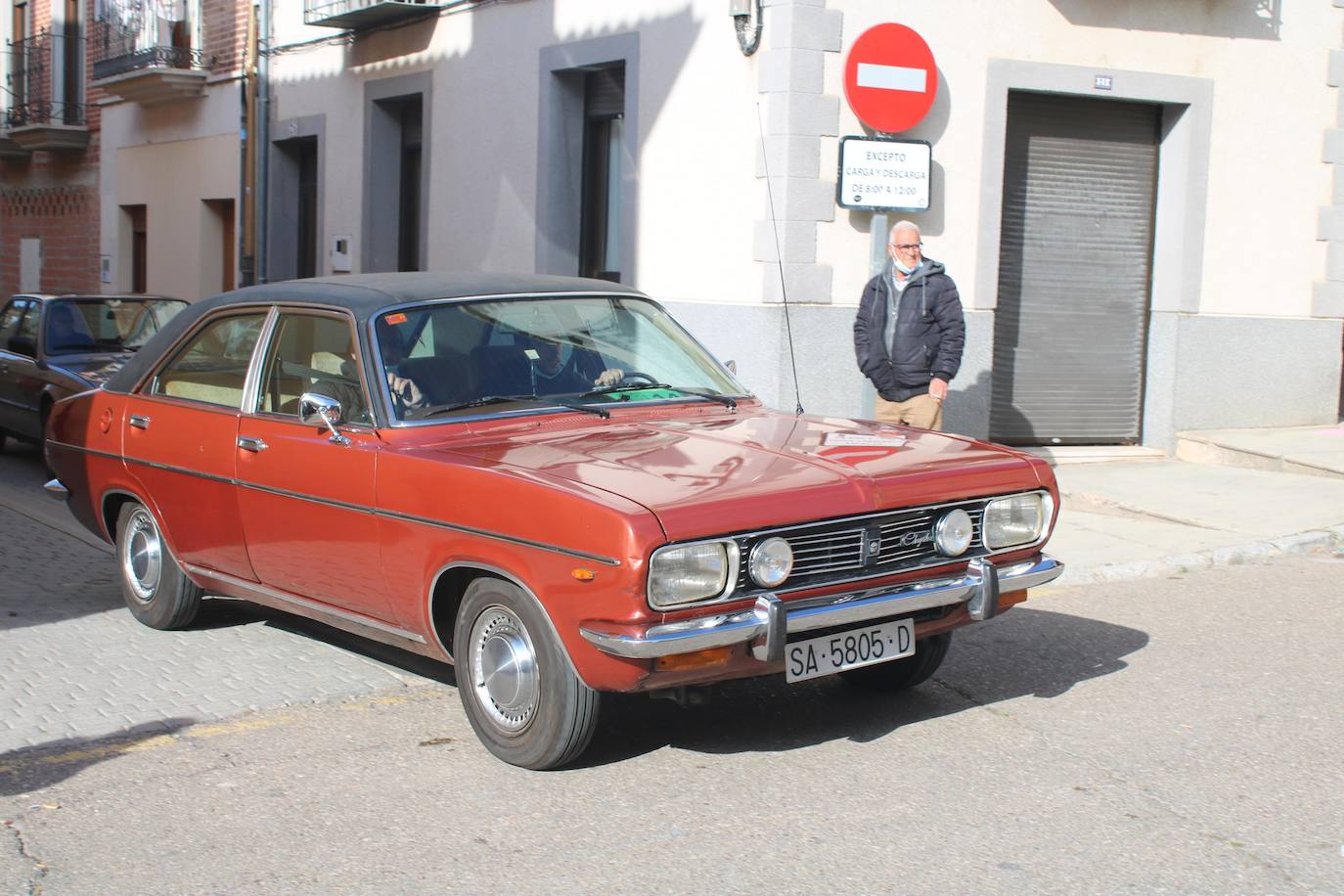 Fotos: Los coches clásicos despiertan admiración en el Cerrato