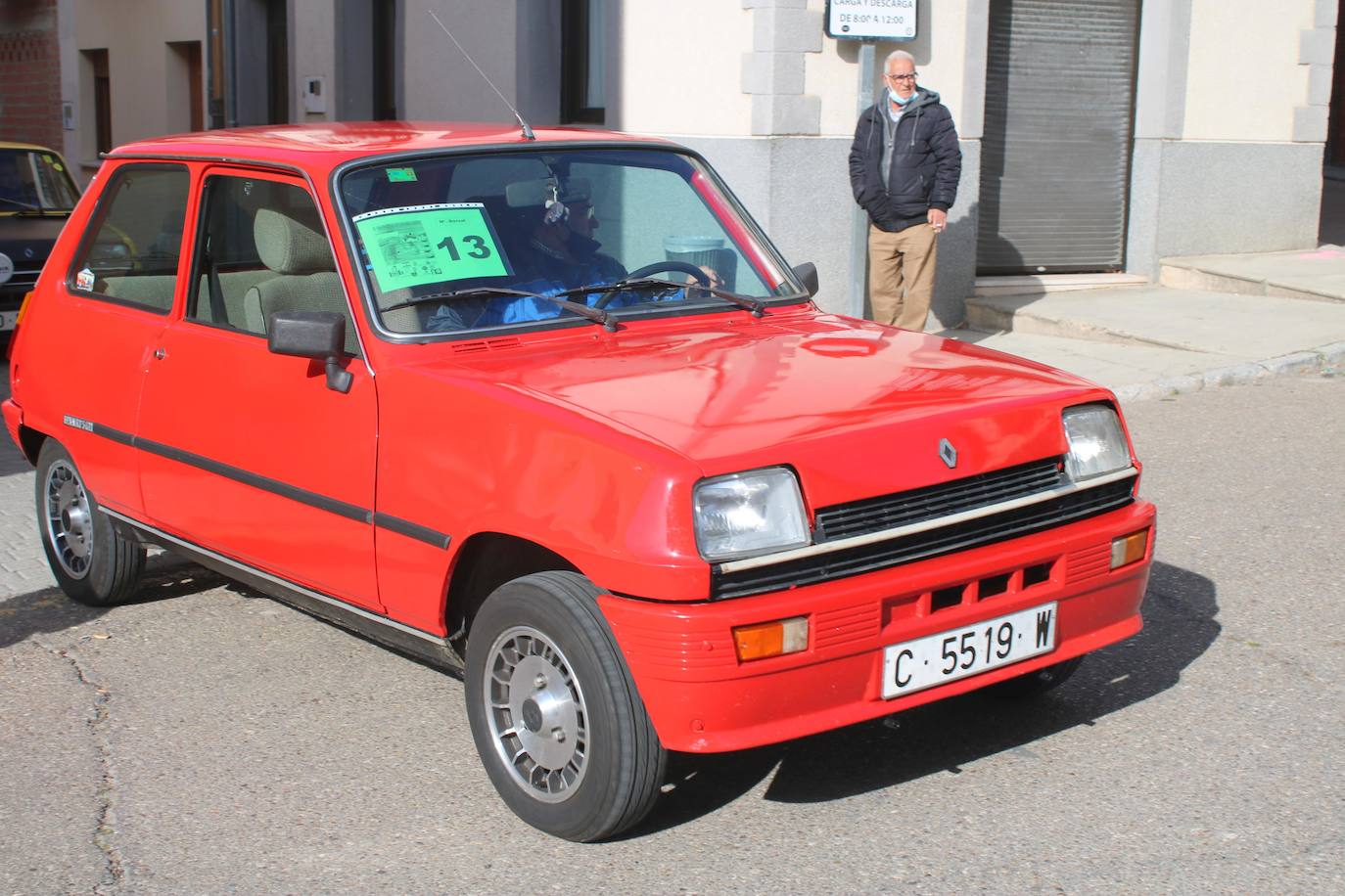 Fotos: Los coches clásicos despiertan admiración en el Cerrato