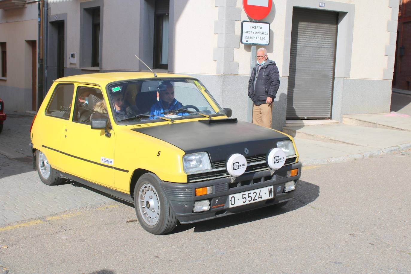 Fotos: Los coches clásicos despiertan admiración en el Cerrato