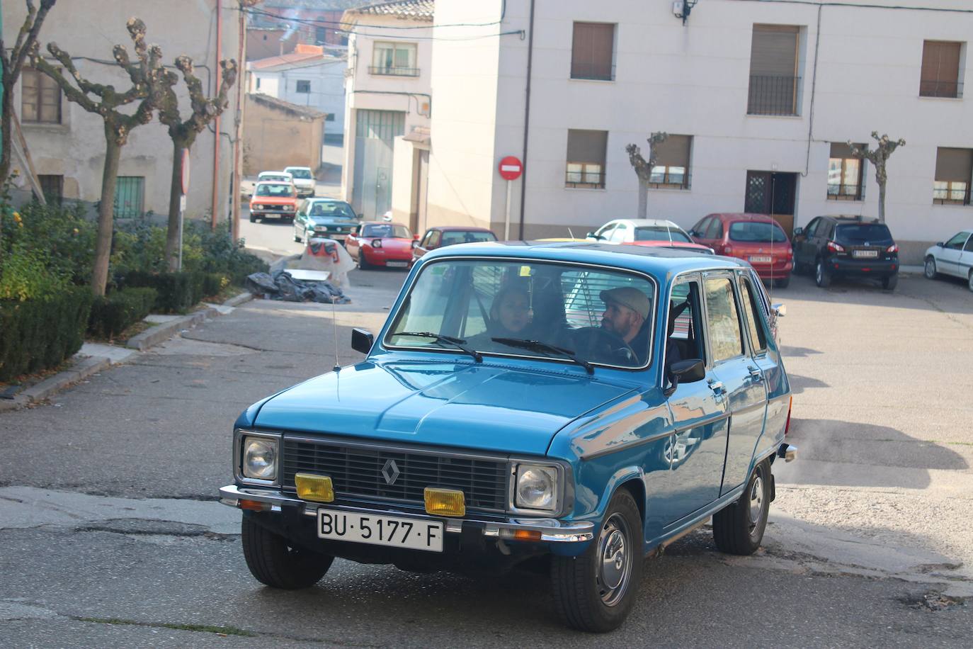 Fotos: Los coches clásicos despiertan admiración en el Cerrato