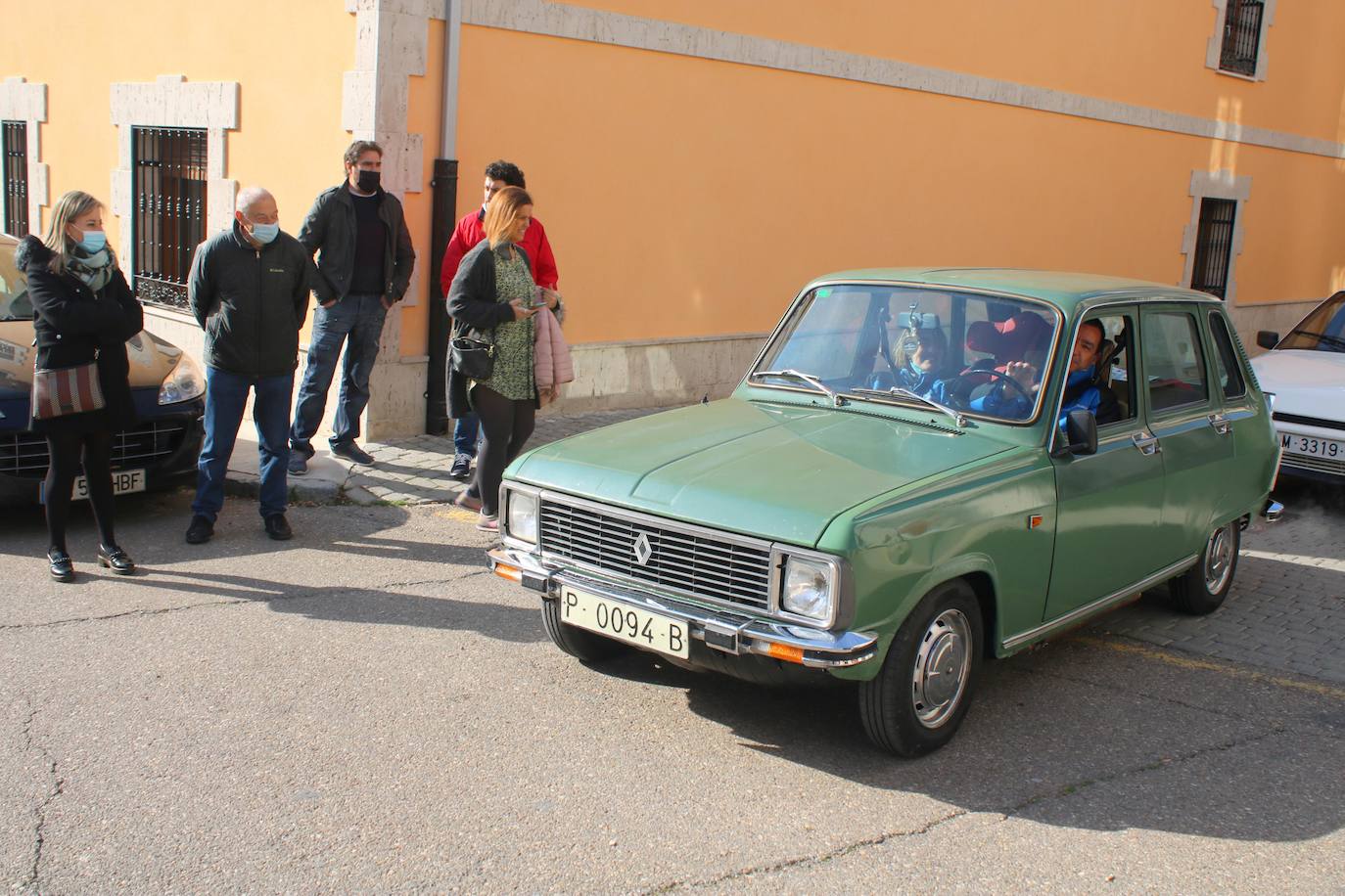 Fotos: Los coches clásicos despiertan admiración en el Cerrato