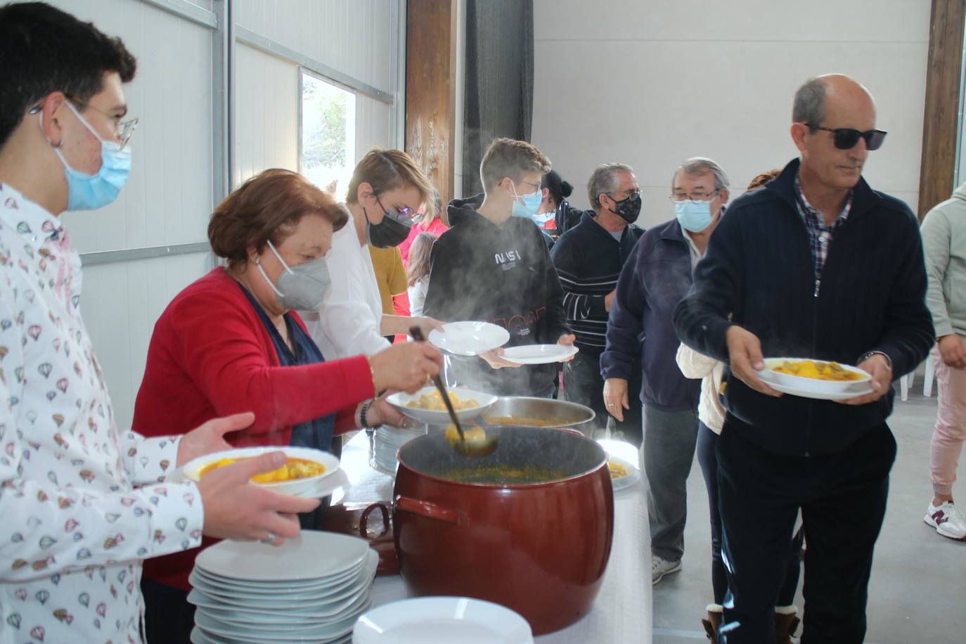Fotos: Los coches clásicos despiertan admiración en el Cerrato