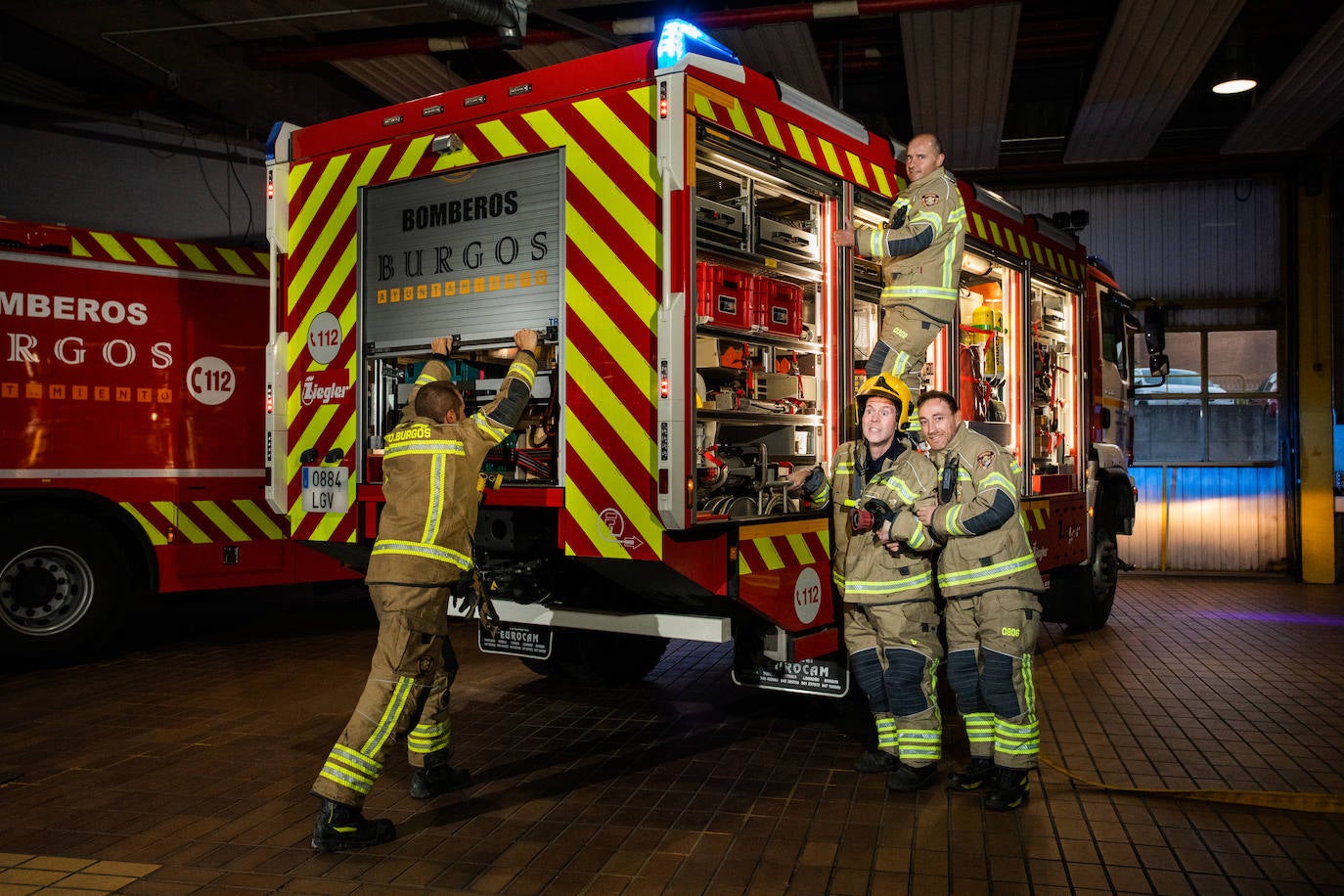 Fotos: Calendario solidario de los Bomberos de Burgos destinado a APACE