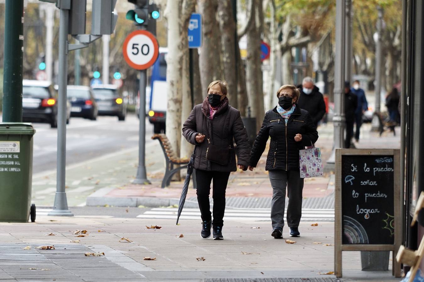 Fotos: El frío de otoño se instala en Valladolid