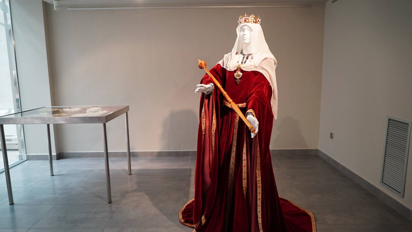 Vestidos de la exposición del Museo de la Universidad de Valladolid.