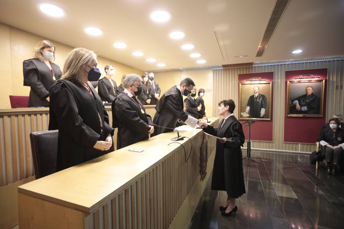 Fotos: Insignias de Oro y de Plata para los abogados de Valladolid