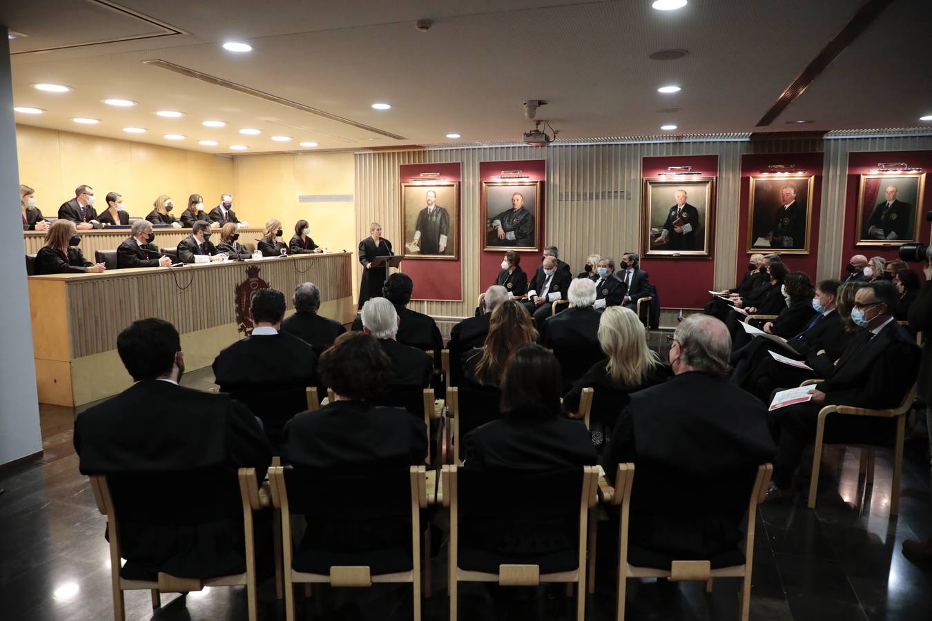 Fotos: Insignias de Oro y de Plata para los abogados de Valladolid