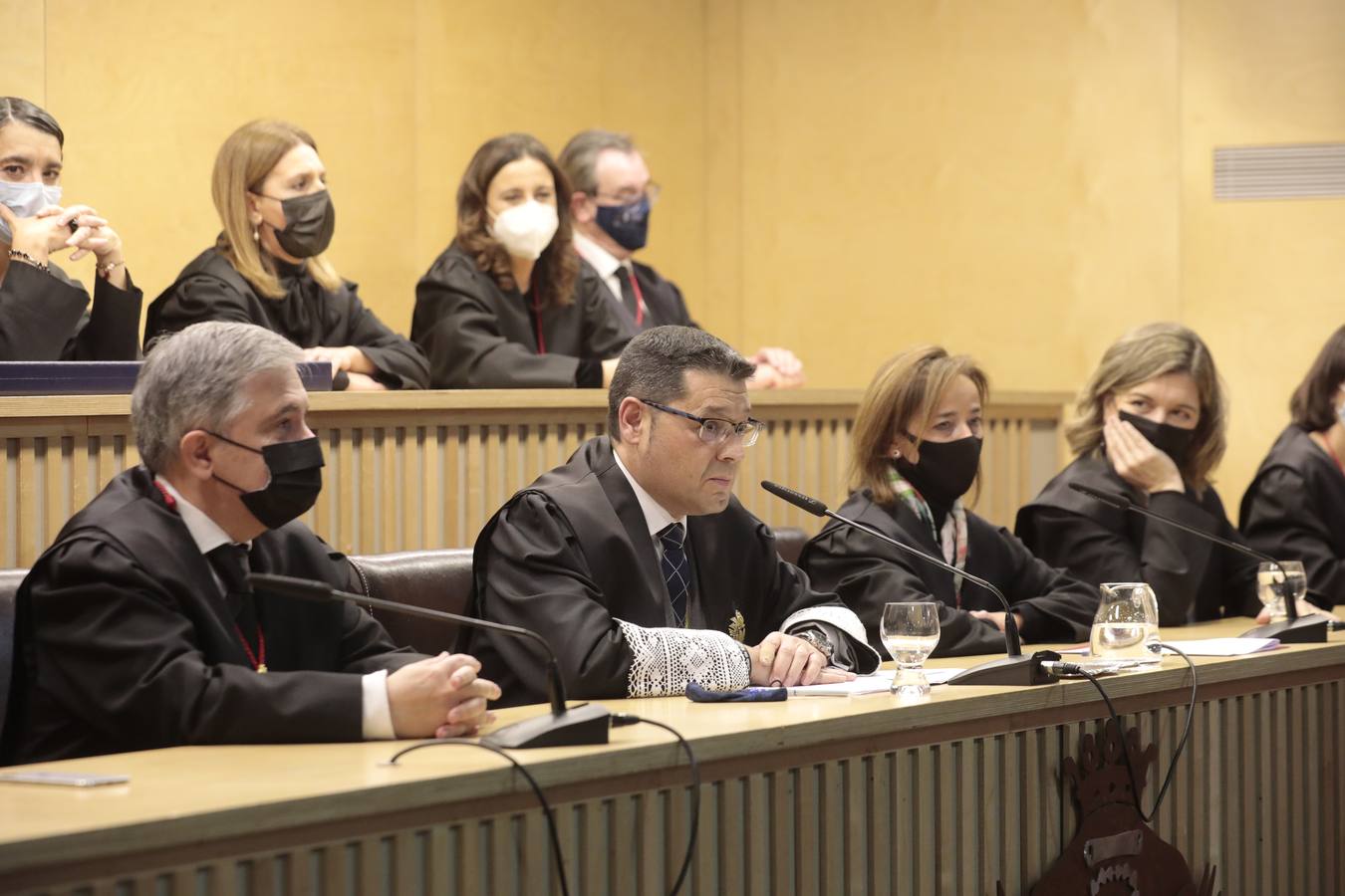 Fotos: Insignias de Oro y de Plata para los abogados de Valladolid