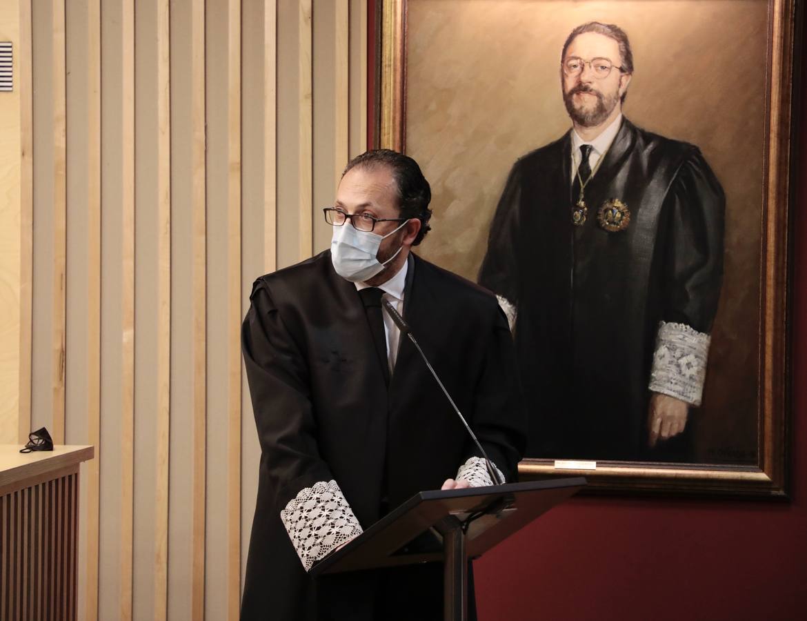 Fotos: Insignias de Oro y de Plata para los abogados de Valladolid