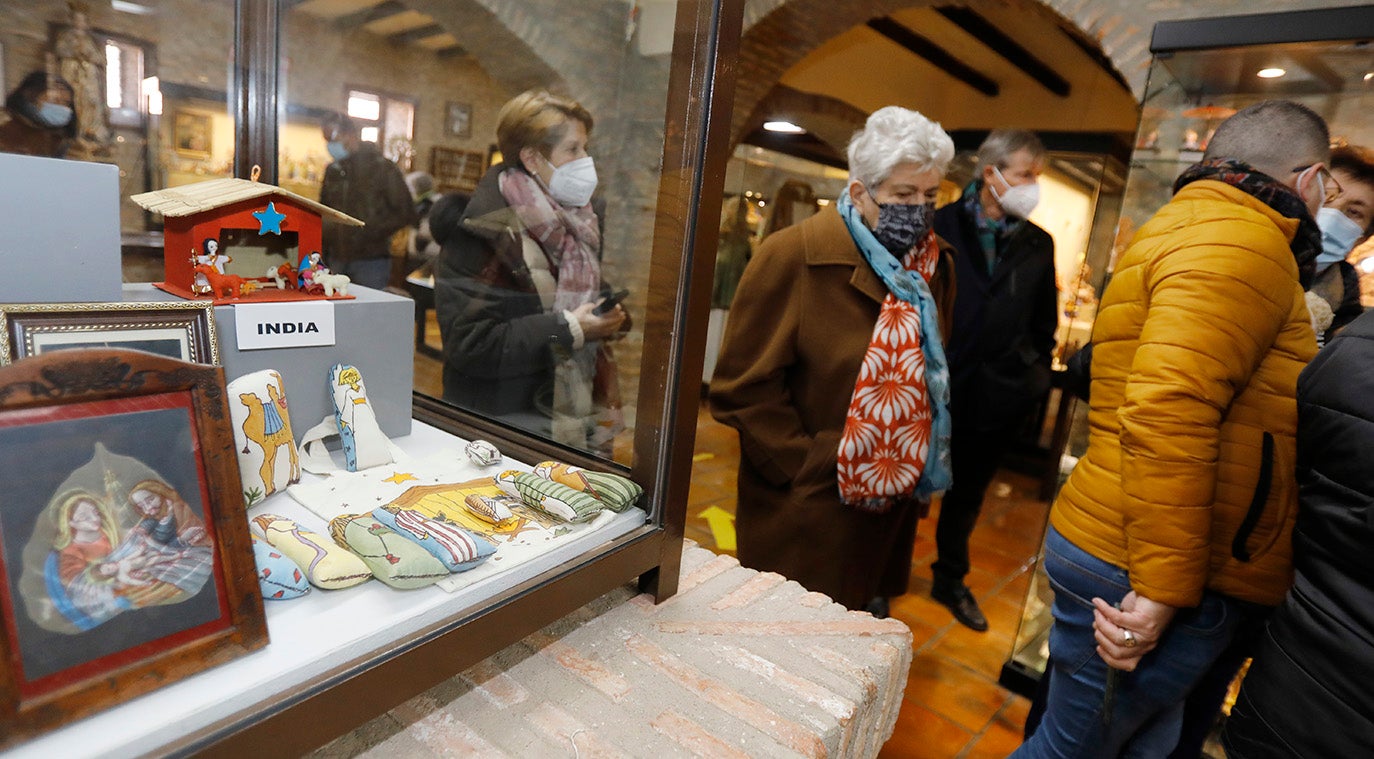 Las Clarisas inauguran su exposición de belenes en Carrión de los Condes.