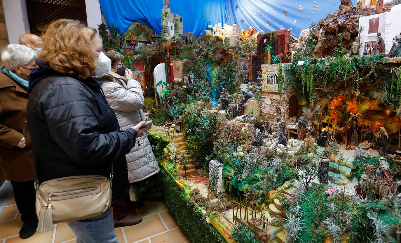 Las Clarisas inauguran su exposición de belenes en Carrión de los Condes.