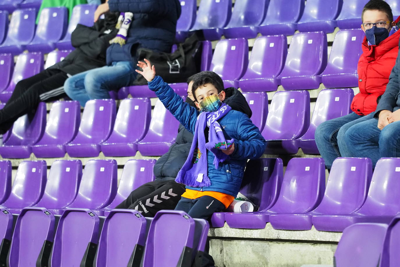 Fotos: Búscarte en la grada de Zorrilla (2/3)