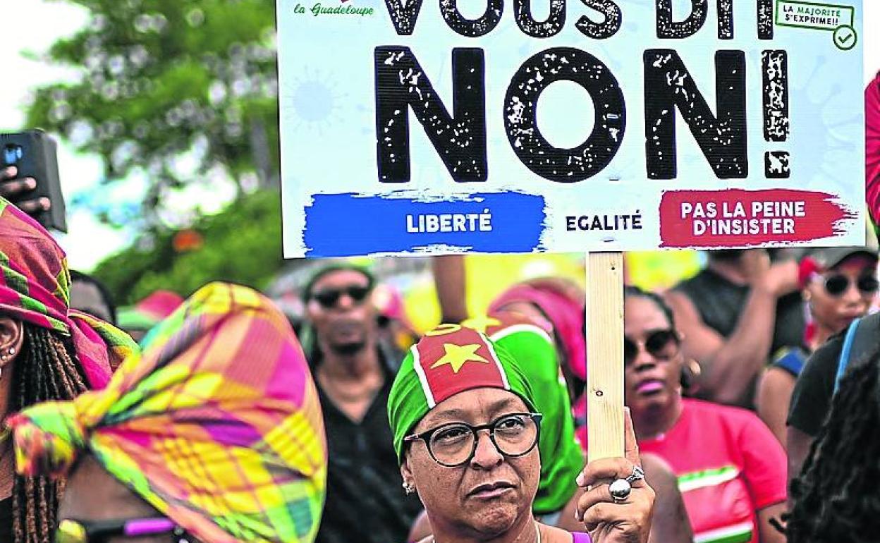 Protestas en Guadalupe por la vacunación obligatoria.