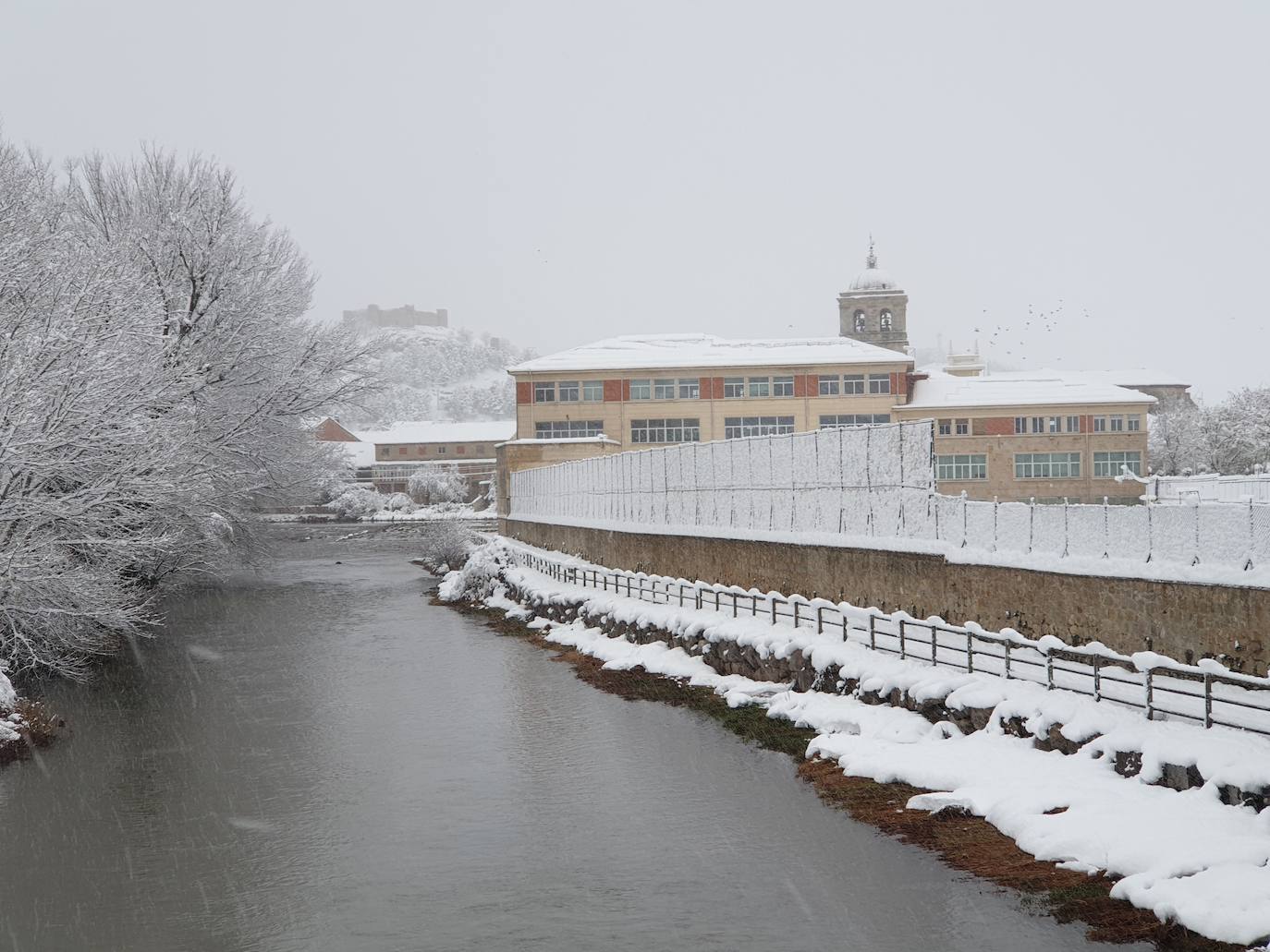 Fotos: Nieve acumulada en Aguilar de Campoo