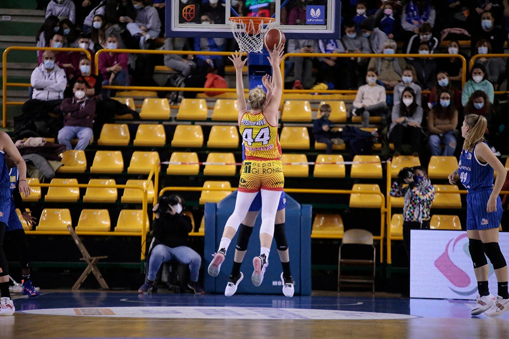 Un desacertado CB Avenida encaja la primera derrota liguera en el Clásico (69-77)