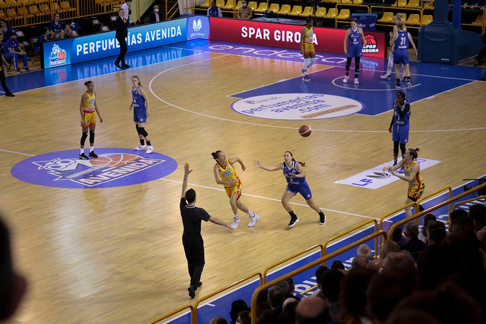 Un desacertado CB Avenida encaja la primera derrota liguera en el Clásico (69-77)