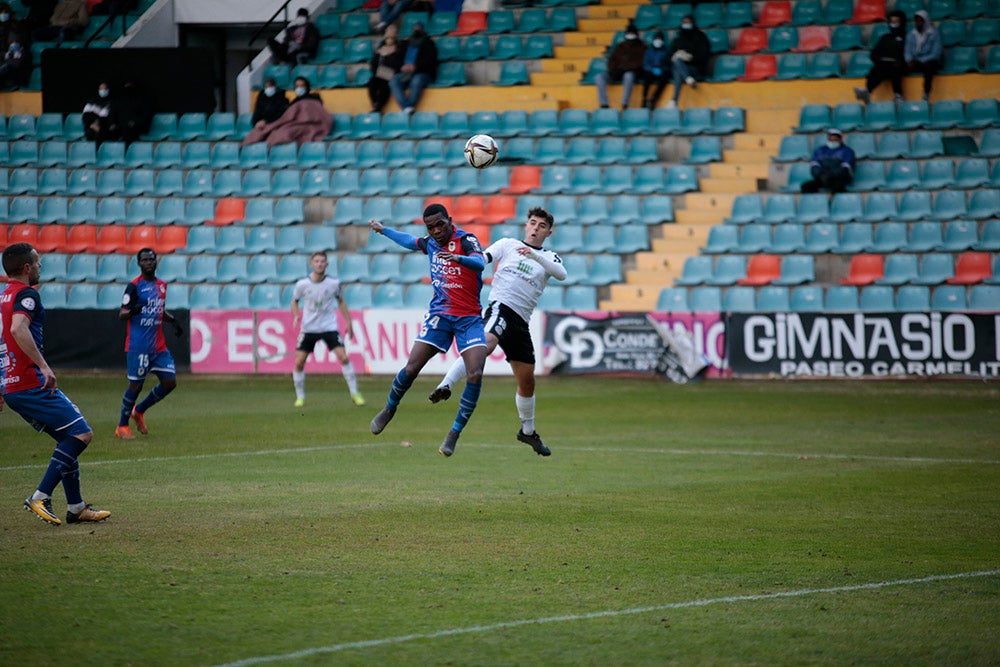 Adri Carrasco pone fin a la sequía del Salamanca UDS para derrotar al Langreo (1-0)