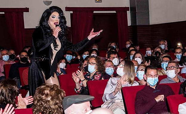 Ácida Liss durante la presentación del calendario. 