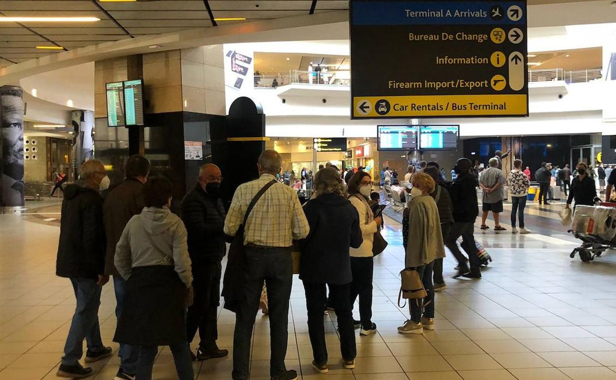 Los vallisoletanos, en el aeropuerto de Johannesburgo