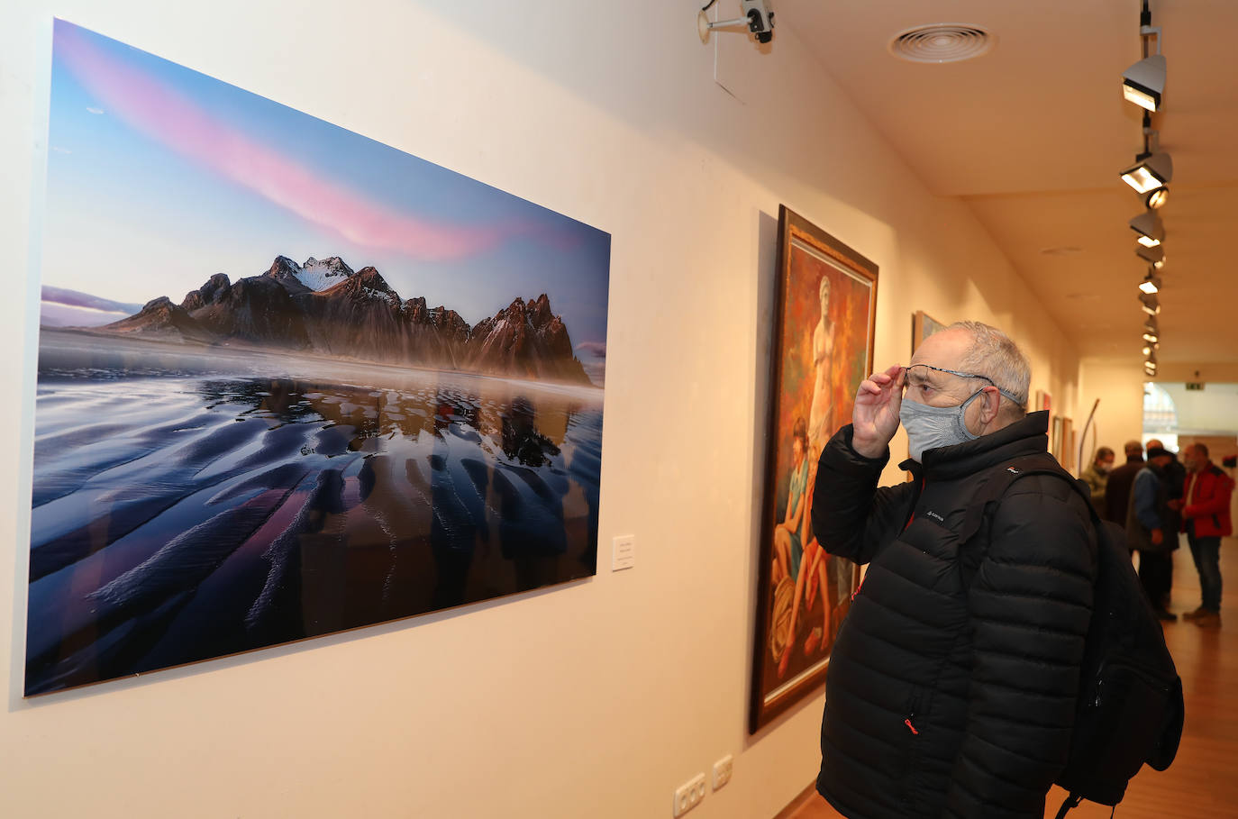 La inauguración de la exposición multidisciplinar podrá visitarse este mes en la sala de Unicaja.