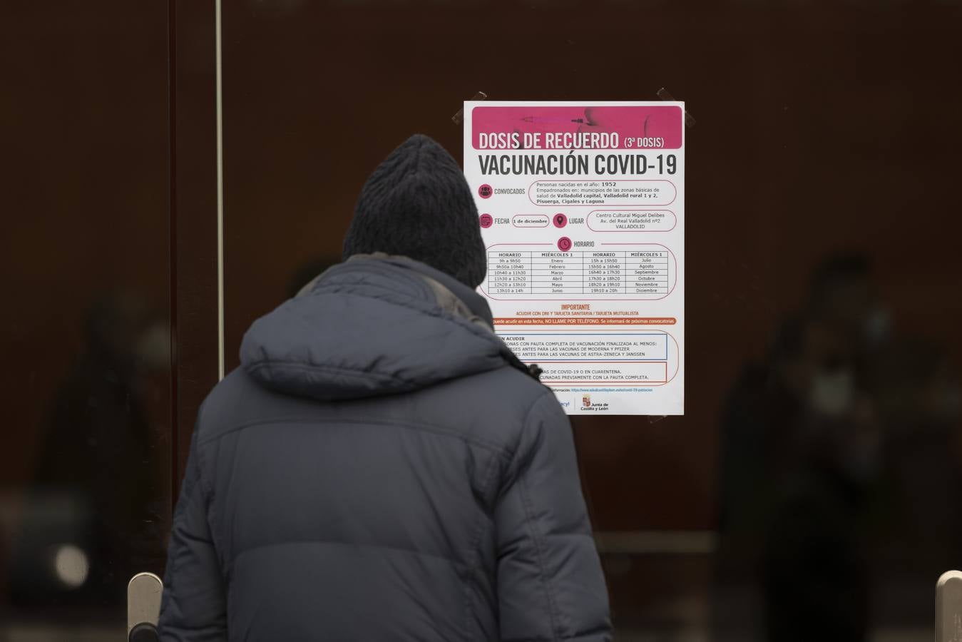 Fotos: Tercera dosis de la vacuna contra la covid-19 en el Centro Cultural Miguel Delibes de Valladolid