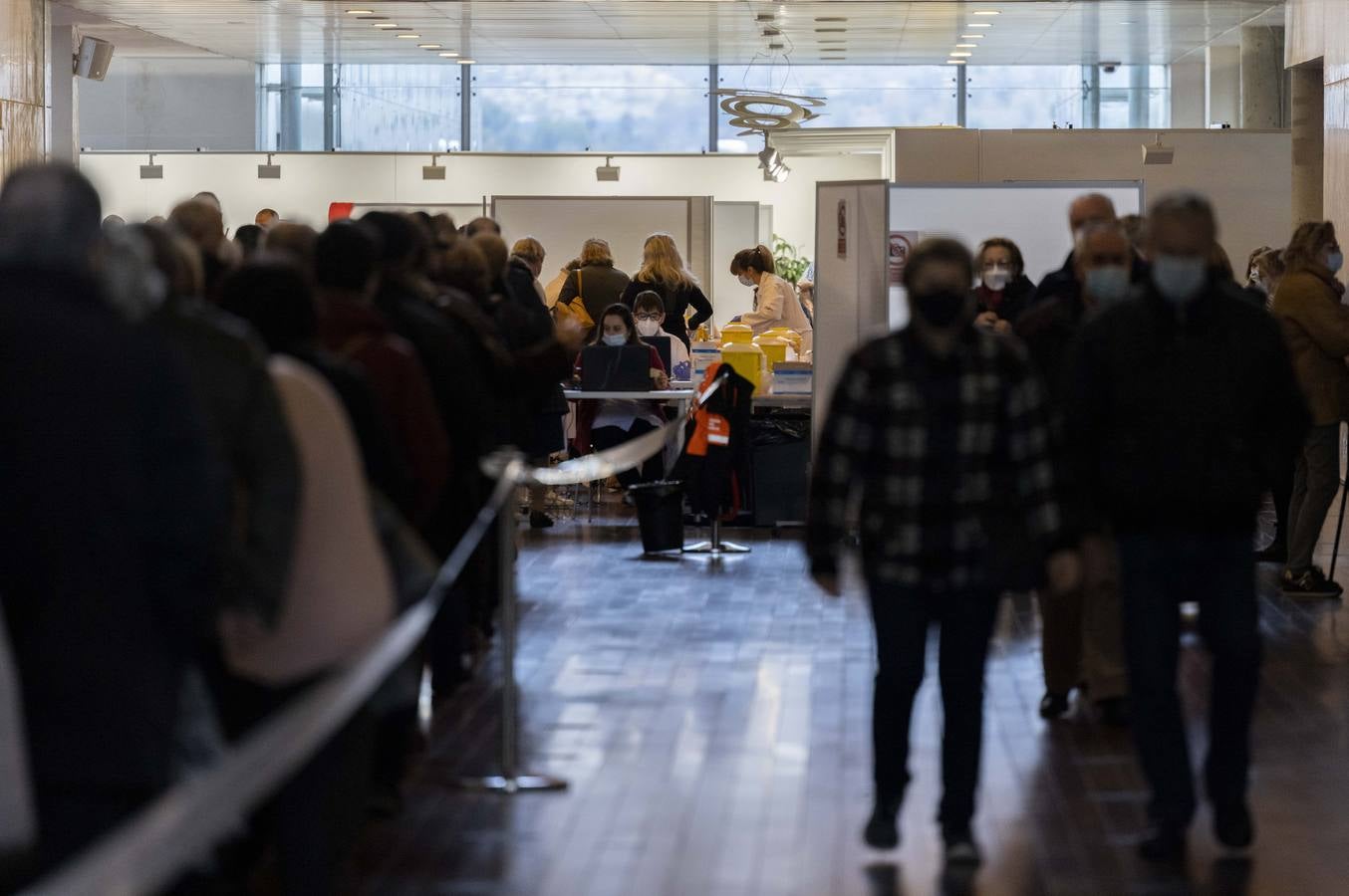 Fotos: Tercera dosis de la vacuna contra la covid-19 en el Centro Cultural Miguel Delibes de Valladolid