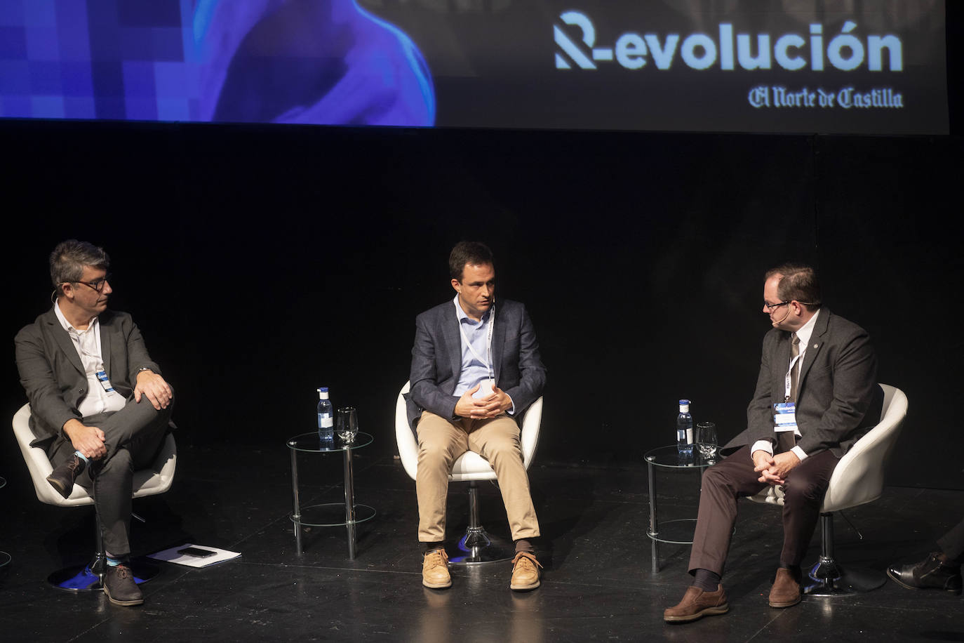 José Cascallana (Telefónica Tech), Ángel Ortiz (CISCO) y Félix Barrio (Incibe) durante el coloquio posterior a sus ponencias.