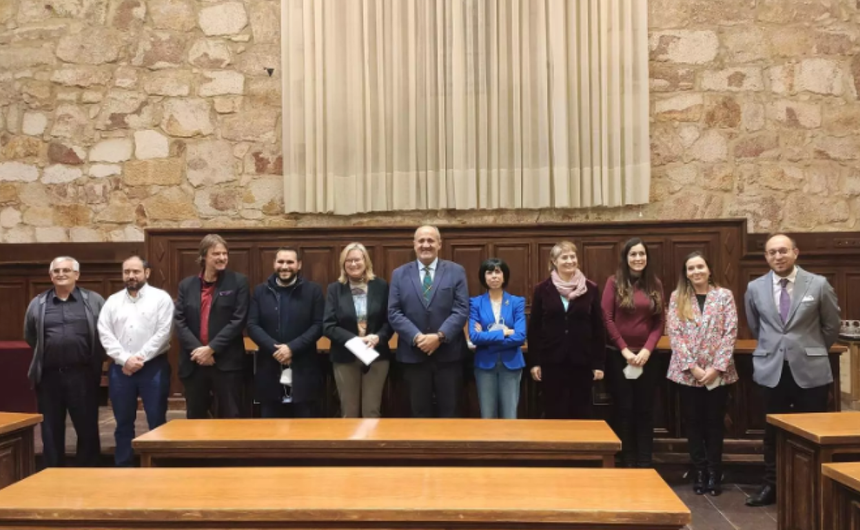 Presentación del título propio de experto en cine. 