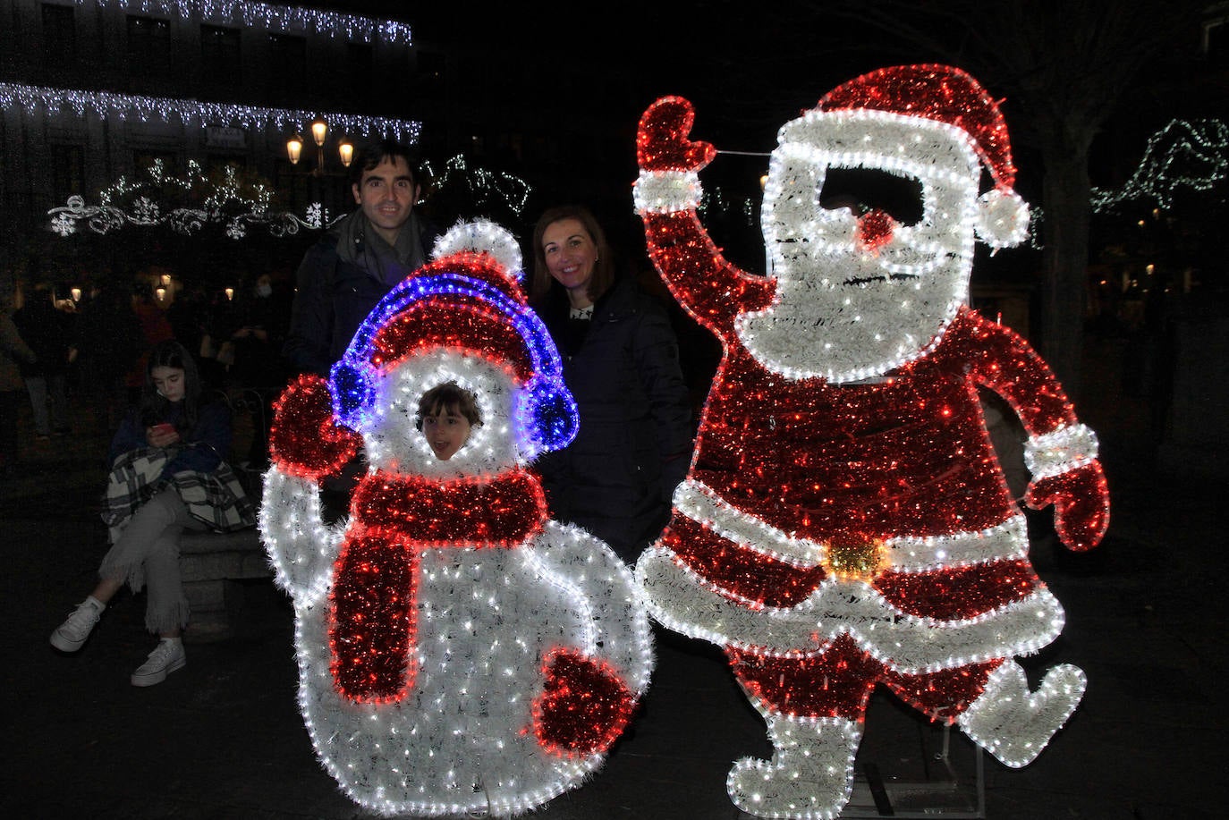 Iluminación navideña en las calles de Segovia.