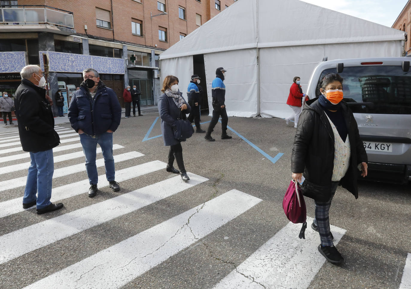Fotos: La vacunación prosigue en Palencia en el Día de la Constitución