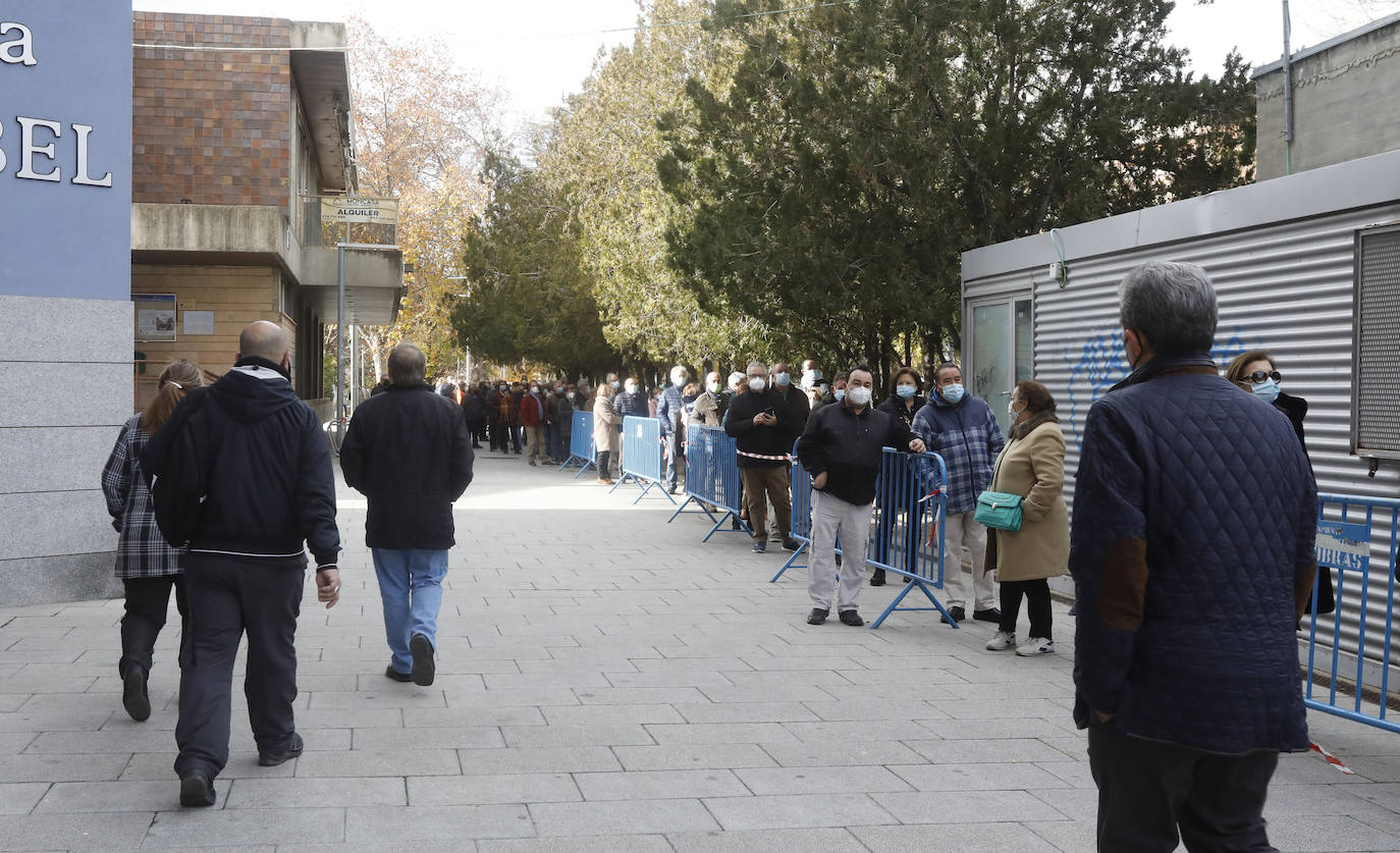 Fotos: La vacunación prosigue en Palencia en el Día de la Constitución
