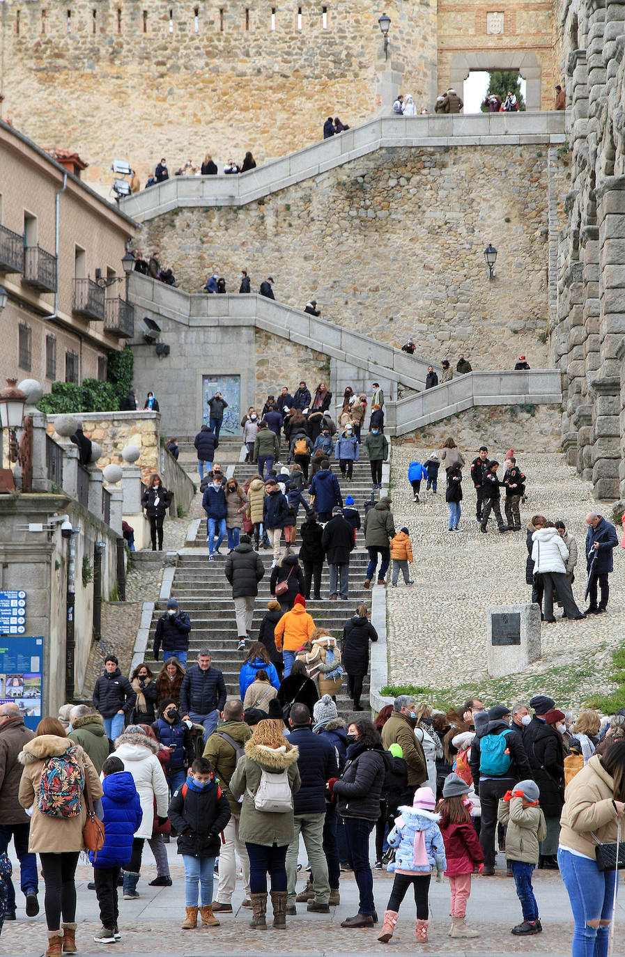 Ambiente en la ciudad durante este lunes festivo.