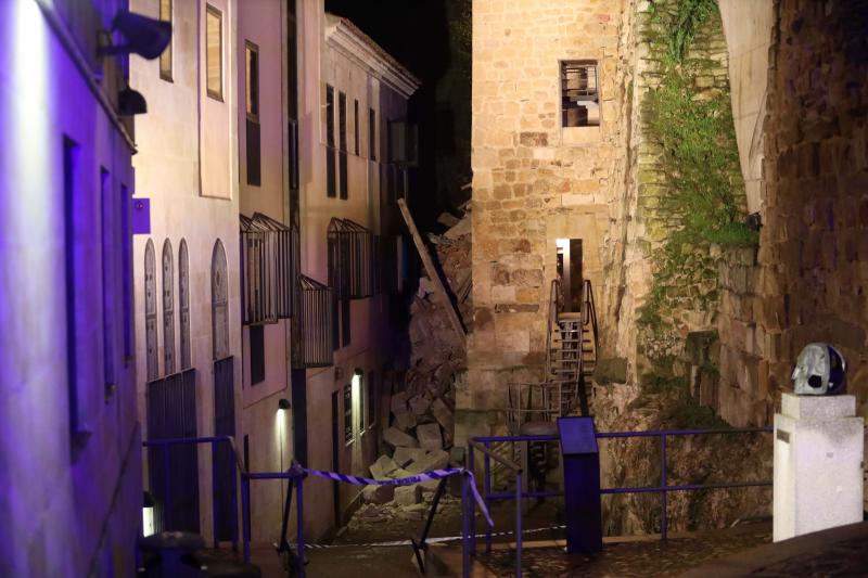 Vista de los cascotes desde la zona de la Cueva de Salamanca y la trasera de la residencia.