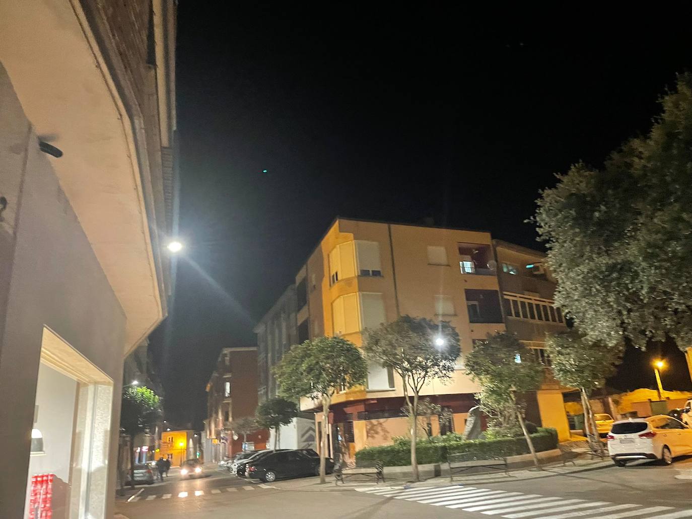 El Ayuntamiento de Alba de Tormes continúa renovando la iluminación de las calles.