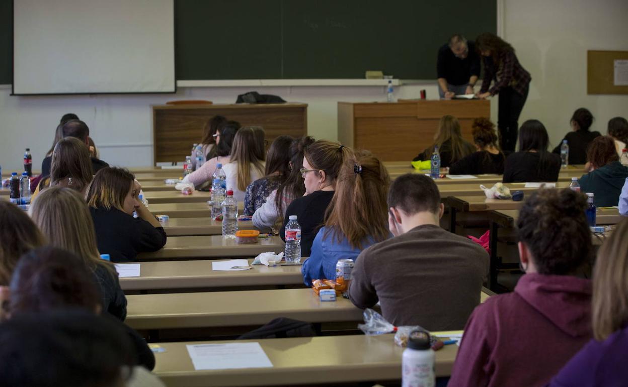 Educación otorga 220 ayudas a universitarios para acreditar sus conocimientos en un segundo idioma