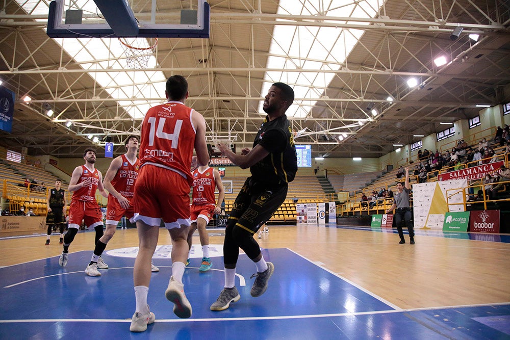 Contundente victoria del Usal La Antigua ante CB La Flecha (87-54)