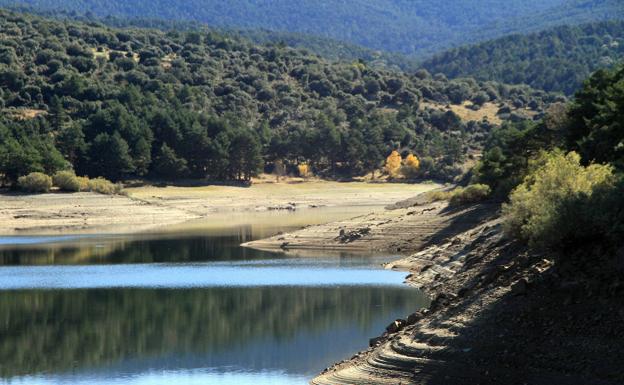 Embalse de Puente Alta, en la provincia de Segovia.