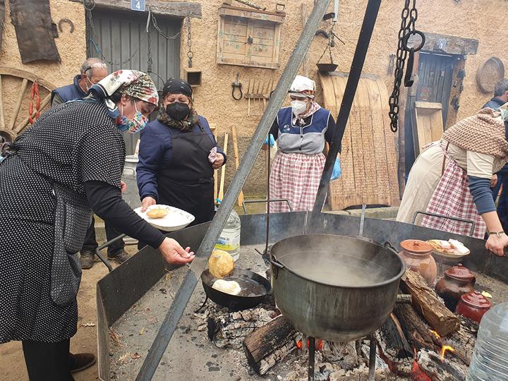 Los vecinos de El Maíllo celebraron la tradicional fiesta popular de la matanza