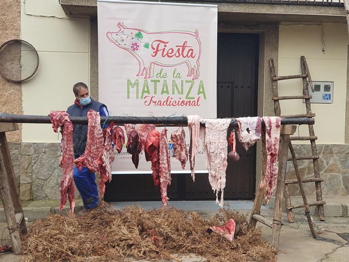 Los vecinos de El Maíllo celebraron la tradicional fiesta popular de la matanza