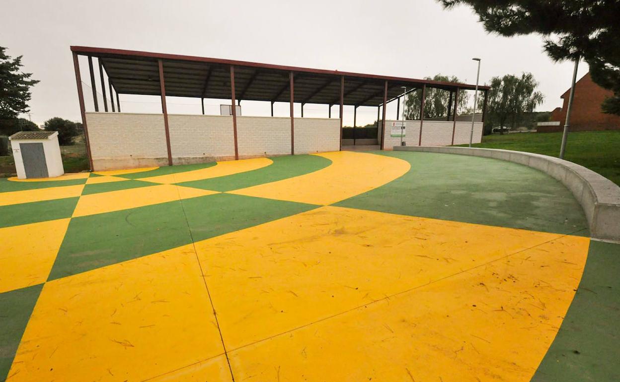 Pista semicubierta de Peñasolana en Carrascal de Barregas que acogerá las actividades. 