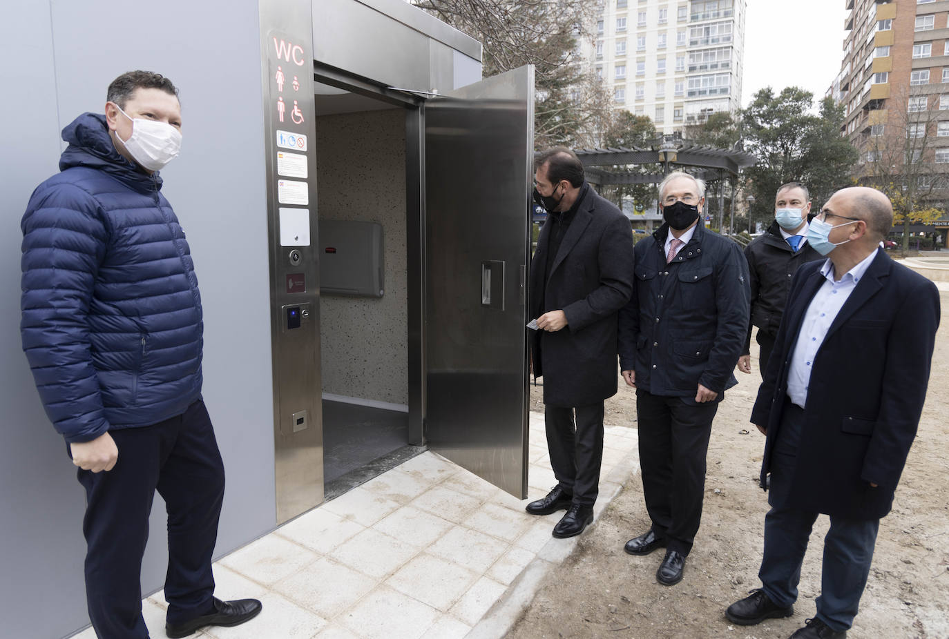 Fotos: Inauguración del nuevo urinario de Poniente