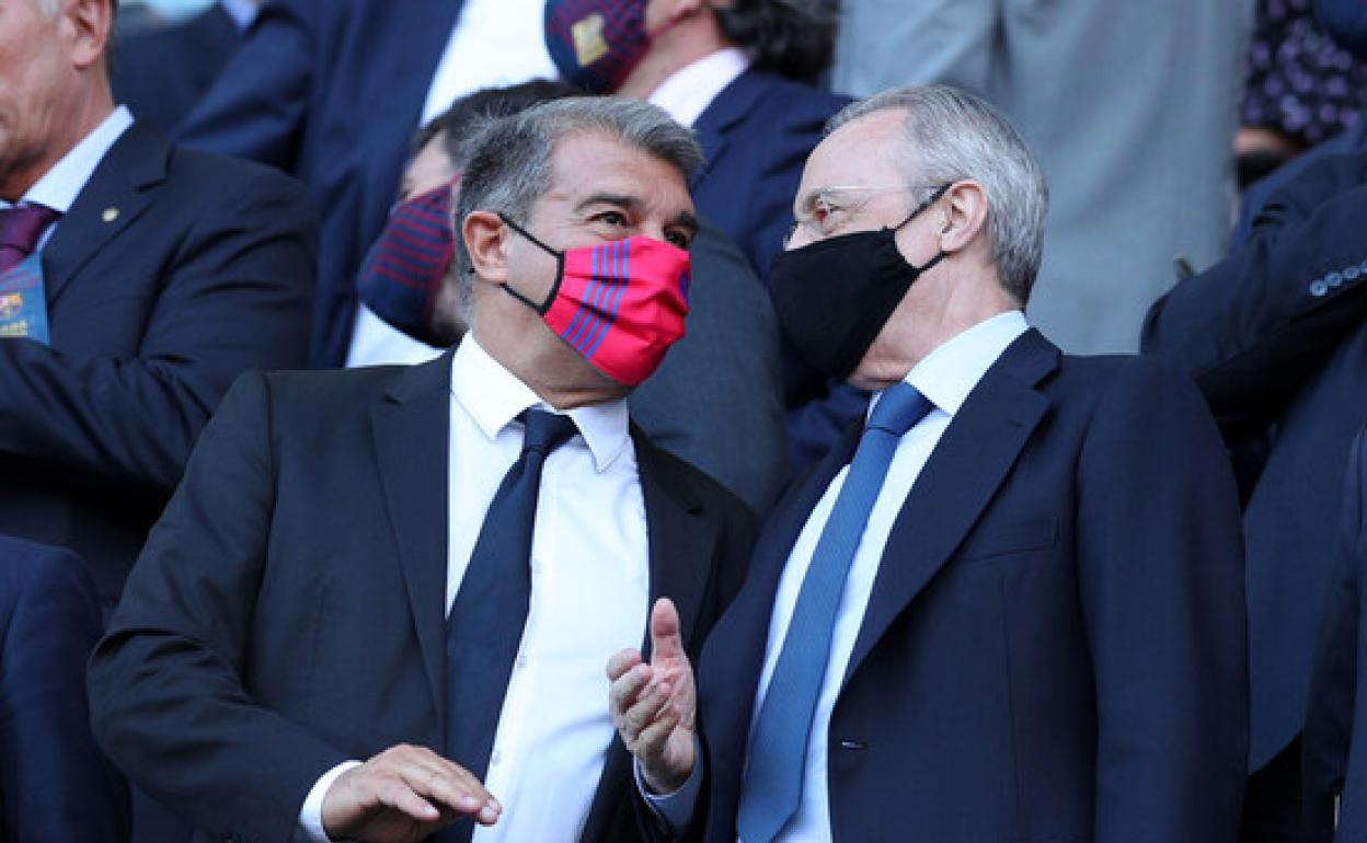 Joan Laporta y Florentino Pérez, en el palco del Camp Nou. 