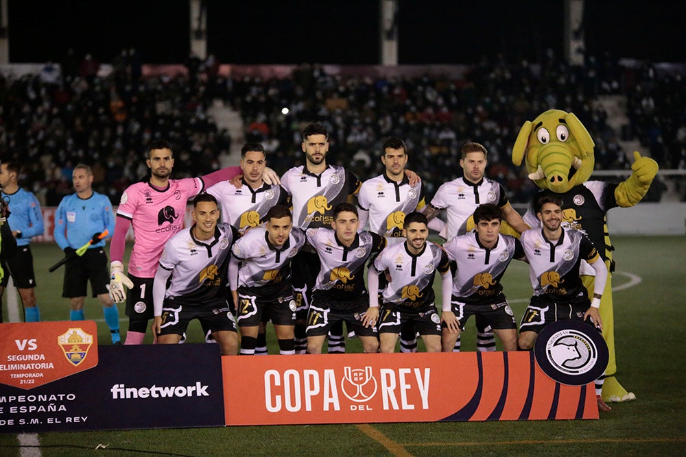 Un cruel final con gol en propia puerta apea de la Copa a un gran Unionistas ante el Elche de Primera (0-1)