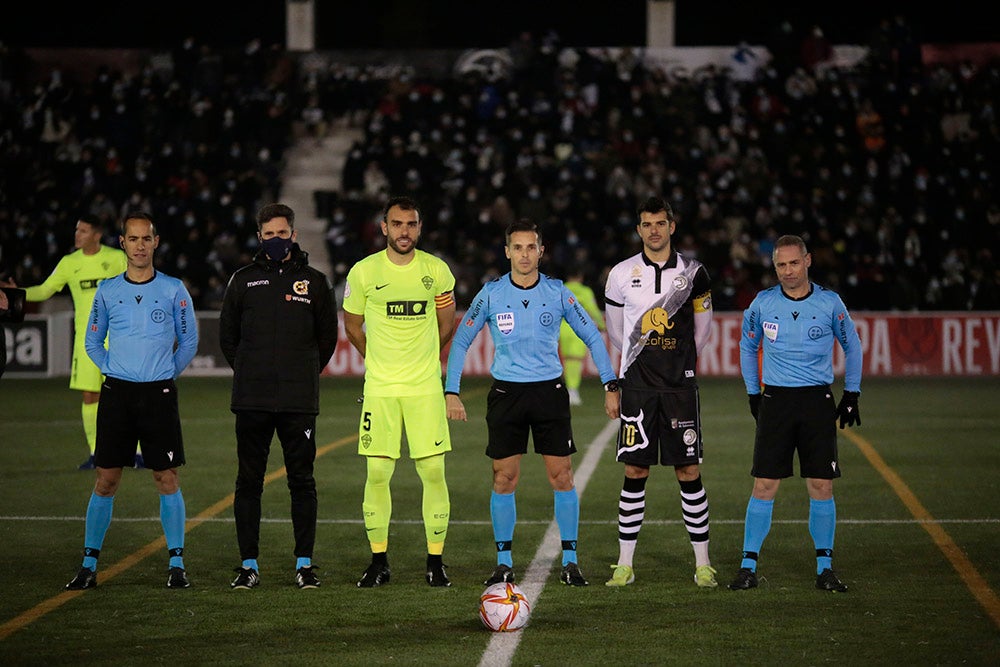 Un cruel final con gol en propia puerta apea de la Copa a un gran Unionistas ante el Elche de Primera (0-1)