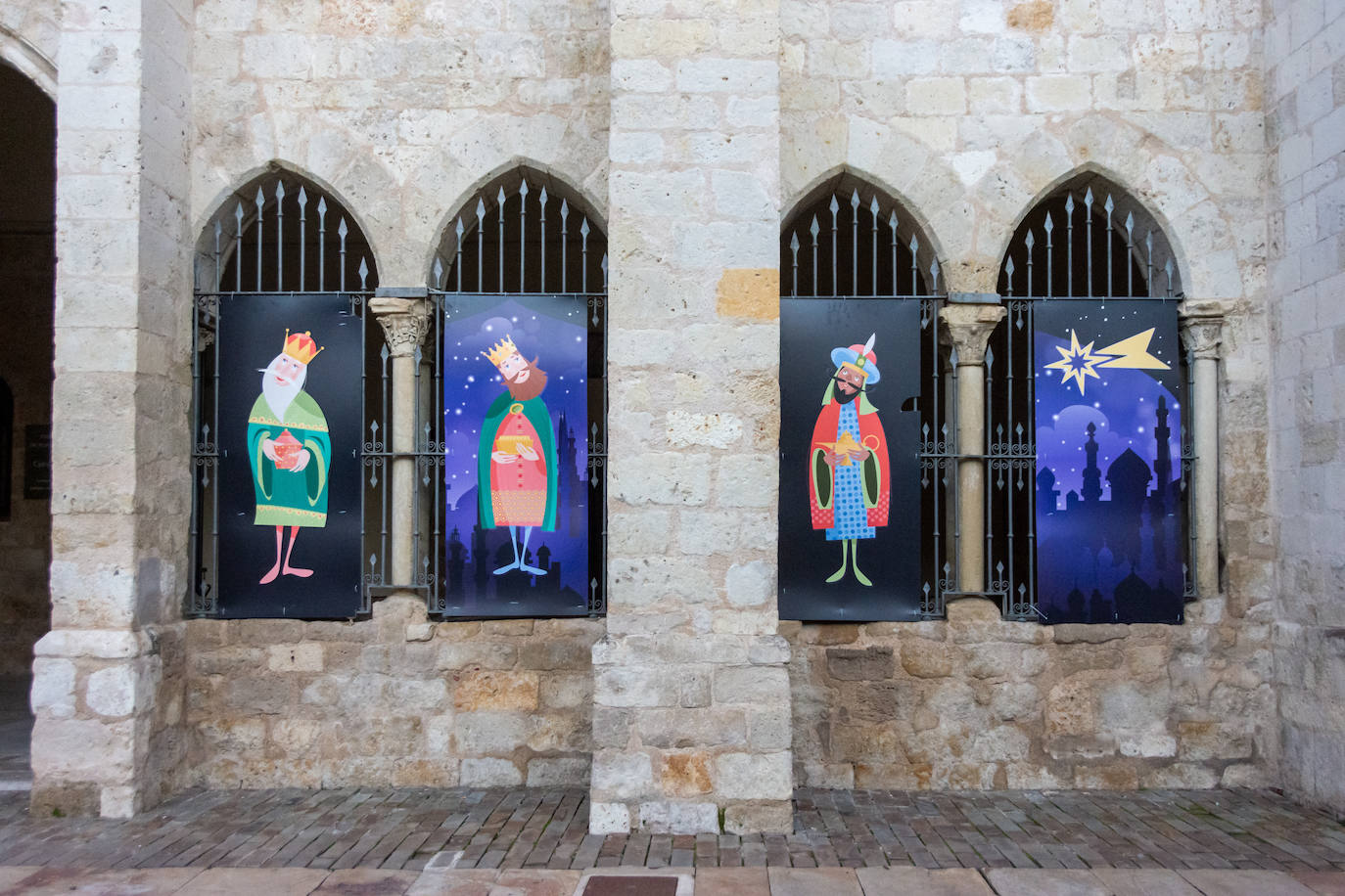 Fotos: Los pajes anuncian la próxima llegada de los Reyes a Palencia