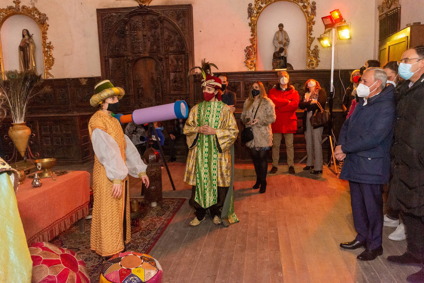 Fotos: Los pajes anuncian la próxima llegada de los Reyes a Palencia